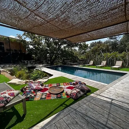 La Bali ***** *